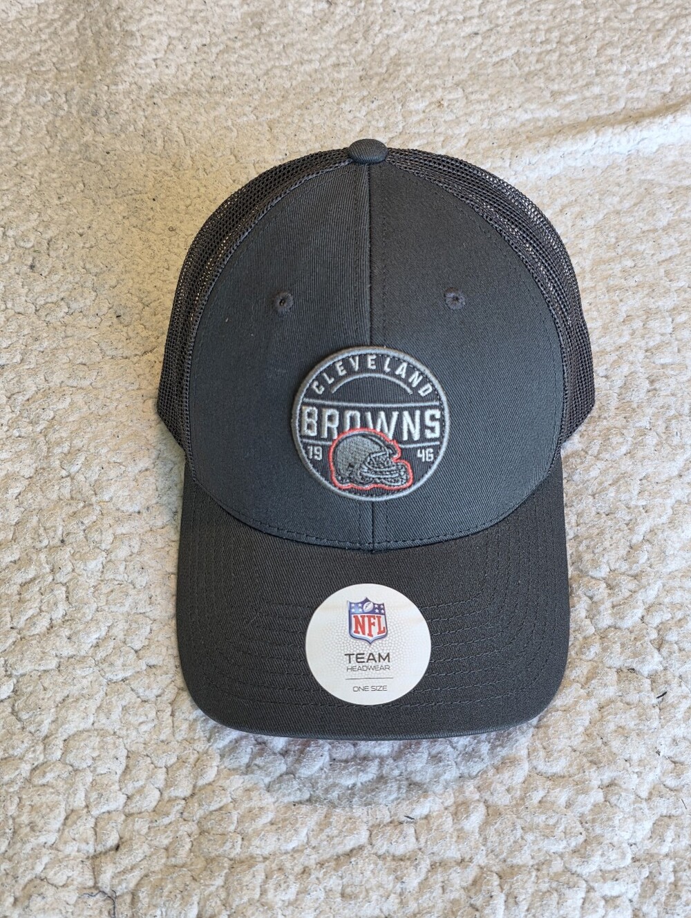 NFL Team Apparel Cleveland Browns Trucker Hat Cap Mesh Strapback NWT One Size